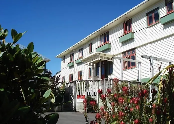 Ducks & Drakes Boutique Motel & Backpackers